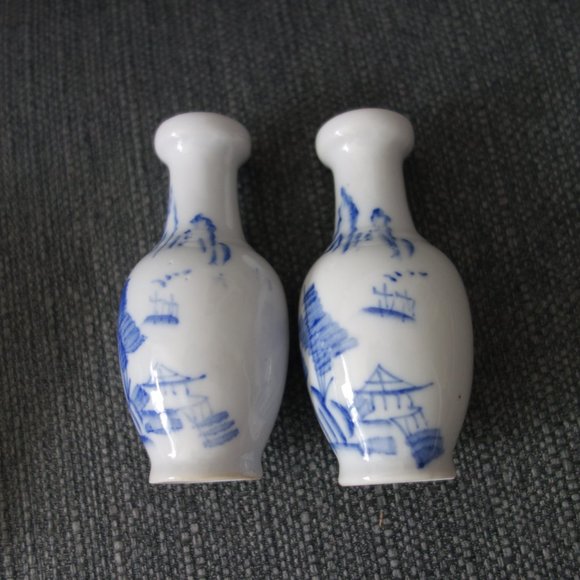 Mini Ceramic Vases (Includes Two of Each Style,  4 in Total) - Picture 12 of 14